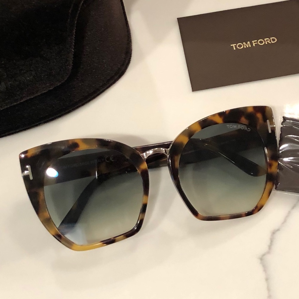 TOM FORD SAMANTHA CROPPED CAT-EYE SUGLASSES